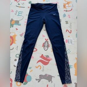 Nike women Navy Athletic Leggings with Side Pattern size Small